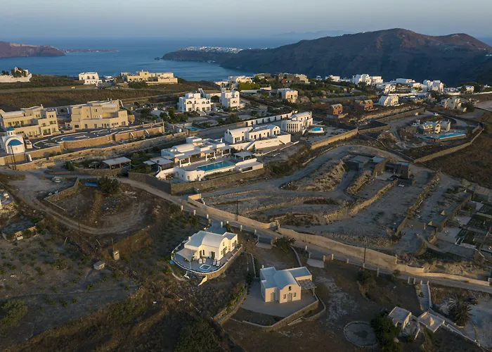 Vinea Santorini Villa *