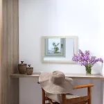 Vinea Santorini Вилла Имеровигли