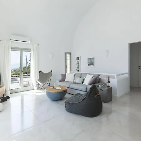 Vinea Santorini فيلة إيميروفيغلي